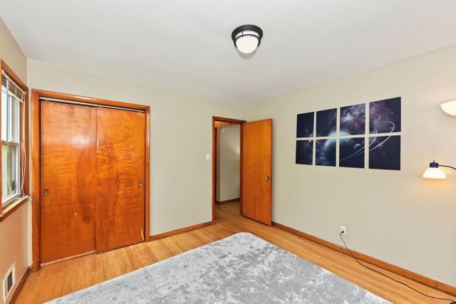 8048 W Herbert AVENUE, Milwaukee, WI 53218