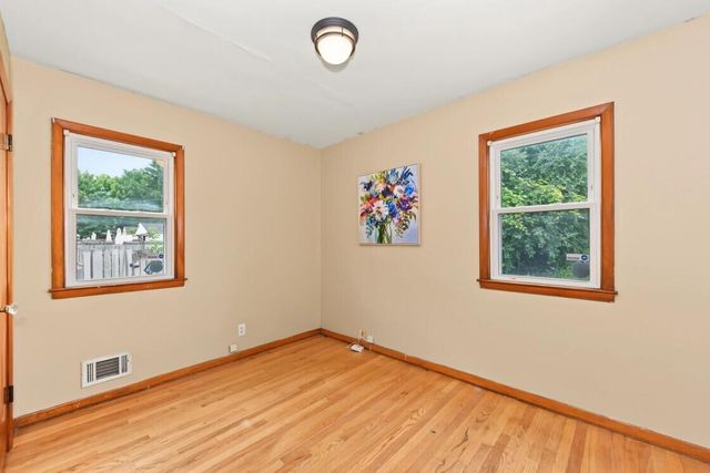 8048 W Herbert AVENUE, Milwaukee, WI 53218