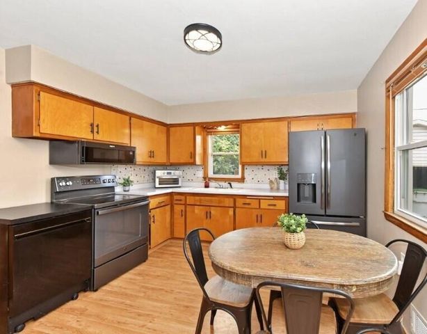 8048 W Herbert AVENUE, Milwaukee, WI 53218