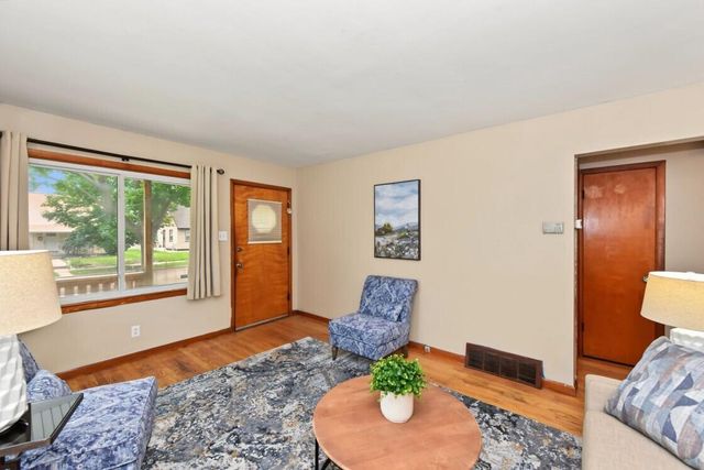 8048 W Herbert AVENUE, Milwaukee, WI 53218