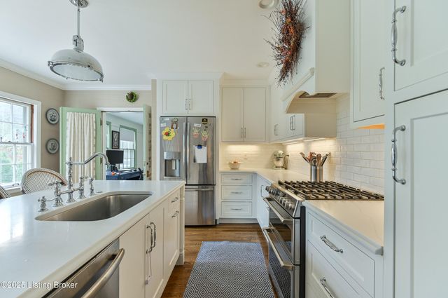 52 Harwood Rd, Louisville, KY 40222