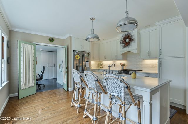 52 Harwood Rd, Louisville, KY 40222