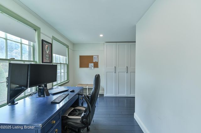 52 Harwood Rd, Louisville, KY 40222