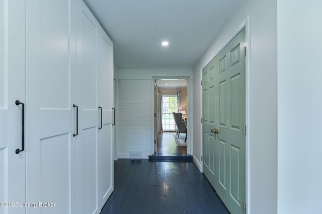 52 Harwood Rd, Louisville, KY 40222