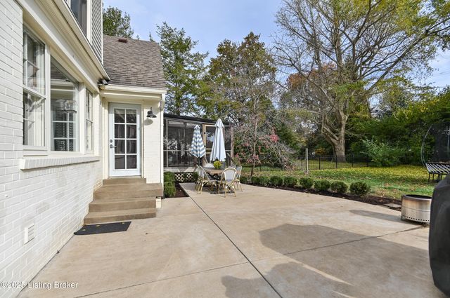 52 Harwood Rd, Louisville, KY 40222