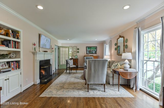 52 Harwood Rd, Louisville, KY 40222