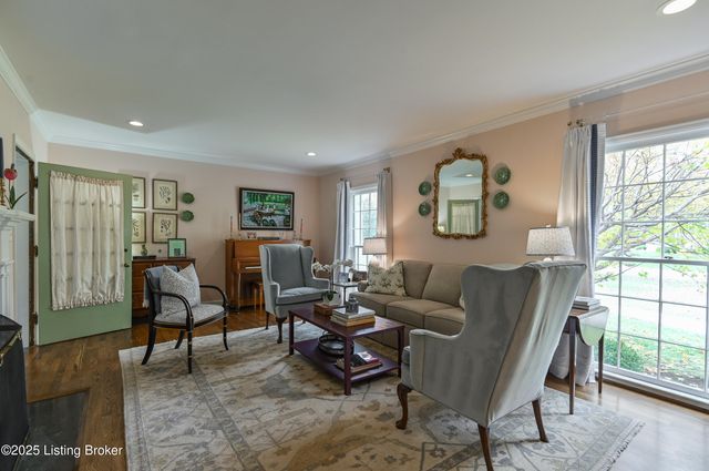 52 Harwood Rd, Louisville, KY 40222