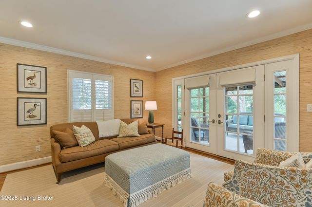 52 Harwood Rd, Louisville, KY 40222