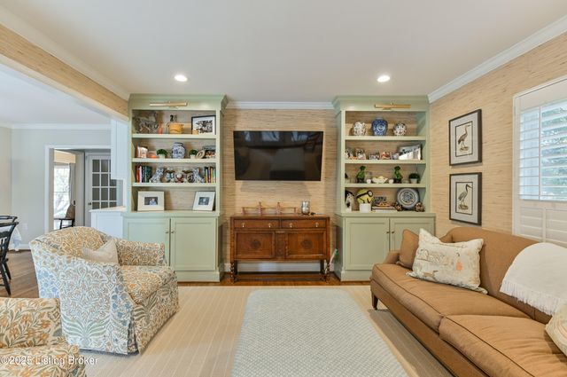 52 Harwood Rd, Louisville, KY 40222