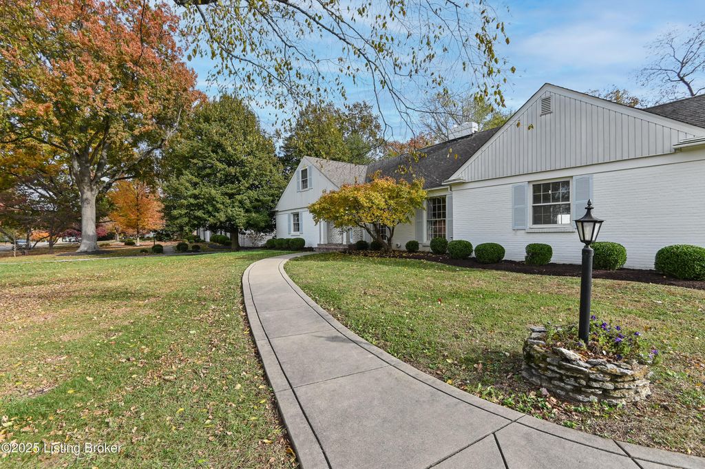 52 Harwood Rd, Louisville, KY 40222