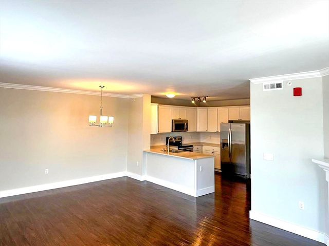 978 Worcester 310, Wellesley, MA 02482
