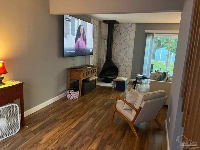 3248 Fernwood Dr, Gulf Breeze, FL 32563