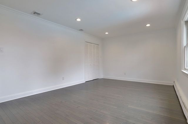 662 TEN EYCK AVE, Lyndhurst, NJ 07071