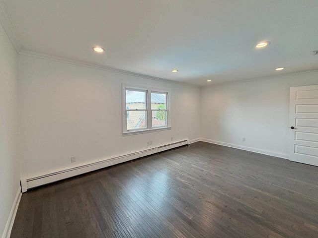 662 TEN EYCK AVE, Lyndhurst, NJ 07071