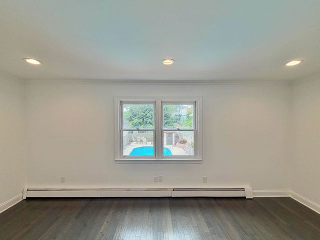 662 TEN EYCK AVE, Lyndhurst, NJ 07071