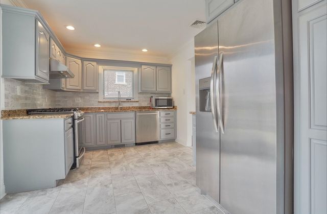 662 TEN EYCK AVE, Lyndhurst, NJ 07071