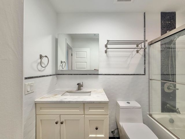 662 TEN EYCK AVE, Lyndhurst, NJ 07071
