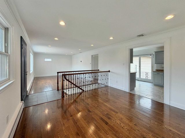 662 TEN EYCK AVE, Lyndhurst, NJ 07071