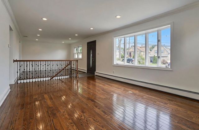 662 TEN EYCK AVE, Lyndhurst, NJ 07071