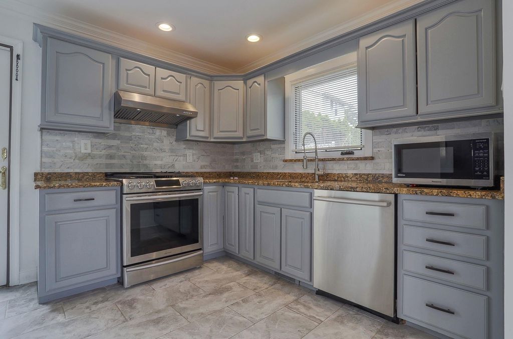 662 TEN EYCK AVE, Lyndhurst, NJ 07071