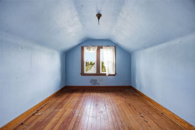 1621 Oakland Road NE, Cedar Rapids, IA 52402
