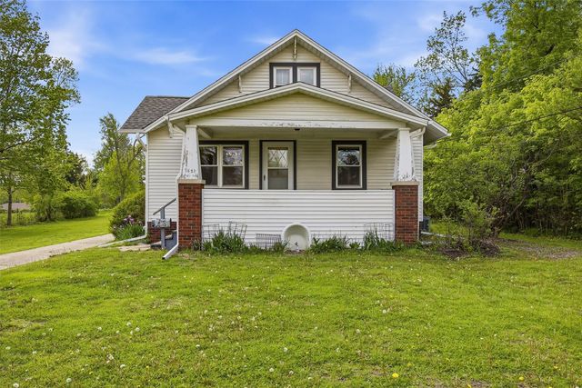 1621 Oakland Road NE, Cedar Rapids, IA 52402