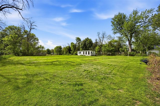 1621 Oakland Road NE, Cedar Rapids, IA 52402