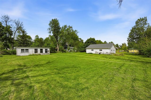 1621 Oakland Road NE, Cedar Rapids, IA 52402