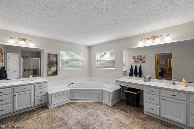 546 Brookstone Court, Copley, OH 44321