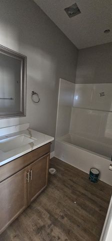 5186 N Toben Dr, Bel Aire, KS 67226