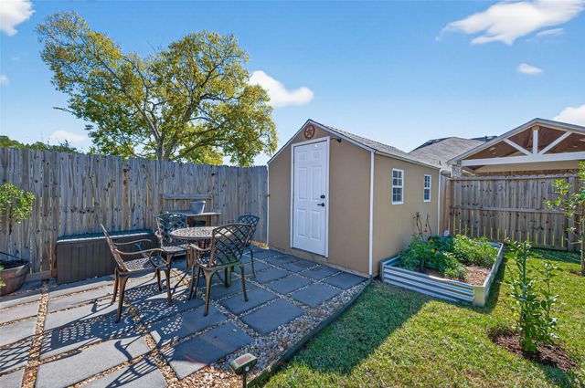 6014 Henry Hamlet Drive, Conroe, TX 77304