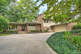 753 Medinah Drive, Rochester Hills, MI 48309