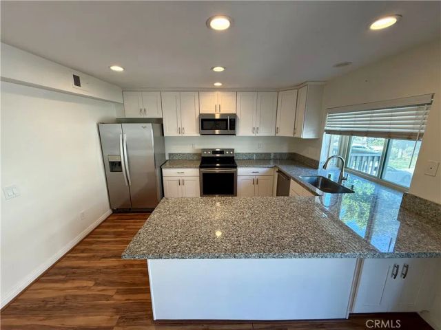 16 Moonlight, Irvine, CA 92603