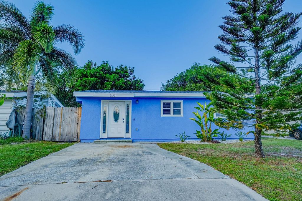 5135 NEWTON AVENUE S, Gulfport, FL 33707