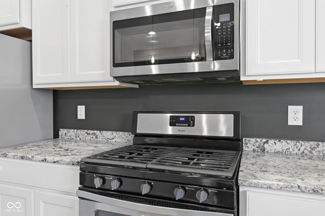 6258 Colonial Drive, Whitestown, IN 46075