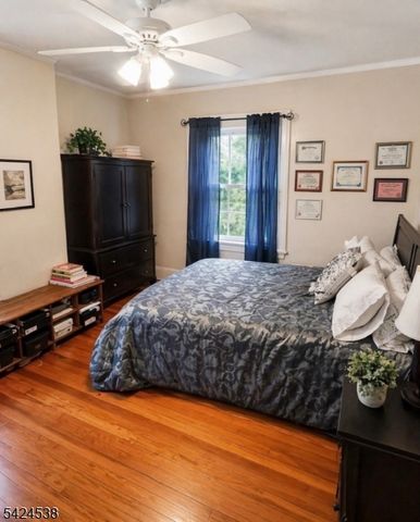 38 Emerson St, East Orange City, NJ 07018