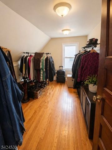 38 Emerson St, East Orange City, NJ 07018