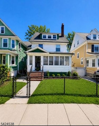38 Emerson St, East Orange City, NJ 07018