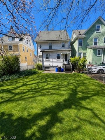38 Emerson St, East Orange City, NJ 07018