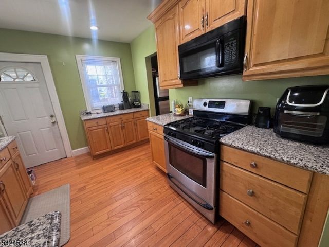 38 Emerson St, East Orange City, NJ 07018