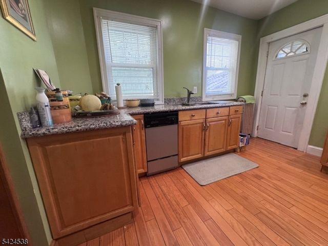 38 Emerson St, East Orange City, NJ 07018