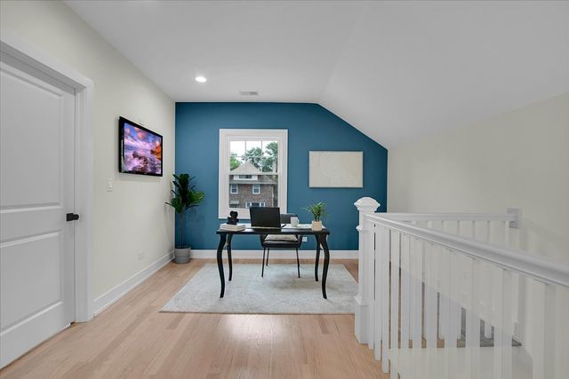4036 W Warwick Avenue, Chicago, IL 60641