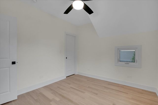 4036 W Warwick Avenue, Chicago, IL 60641