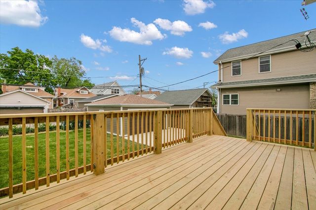 4036 W Warwick Avenue, Chicago, IL 60641
