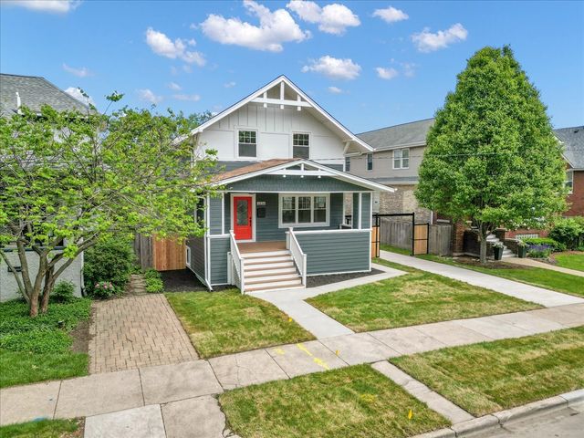 4036 W Warwick Avenue, Chicago, IL 60641