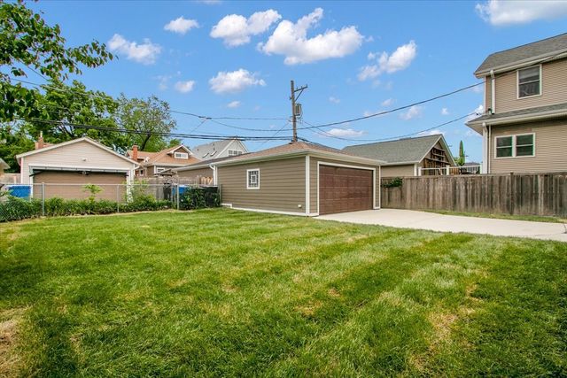 4036 W Warwick Avenue, Chicago, IL 60641