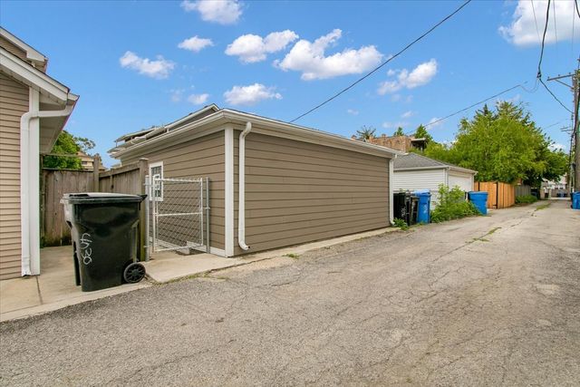 4036 W Warwick Avenue, Chicago, IL 60641