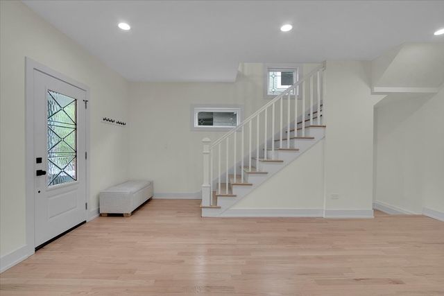 4036 W Warwick Avenue, Chicago, IL 60641