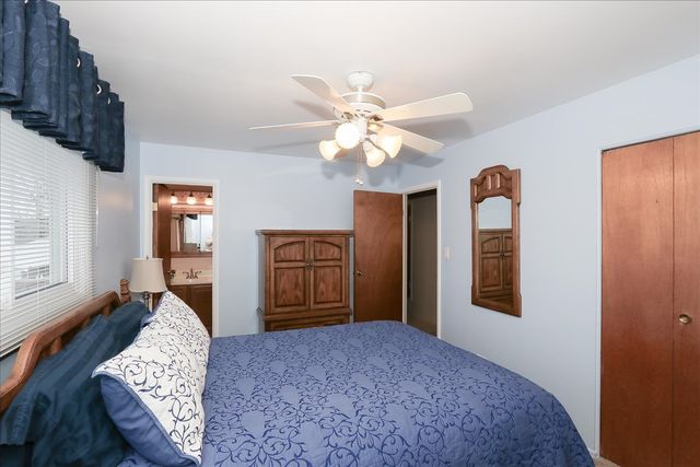 1335 Gentry Road, Hoffman Estates, IL 60169