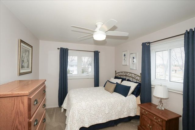 1335 Gentry Road, Hoffman Estates, IL 60169